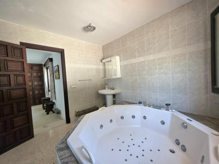 Image No.21-4 Bed House/Villa for sale