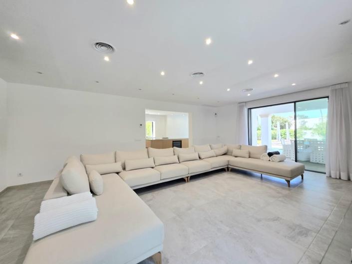 Image No.4-4 Bed Villa for sale