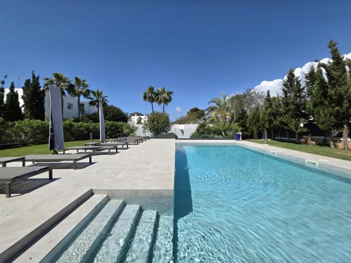 Image No.3-4 Bed Villa for sale
