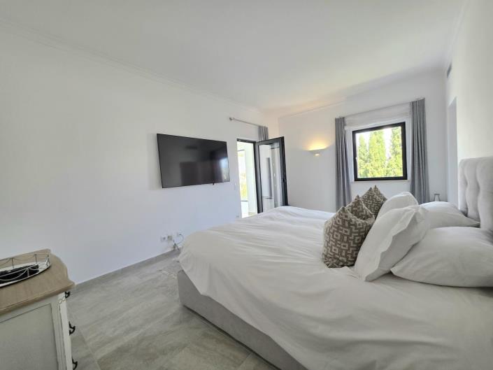 Image No.23-4 Bed Villa for sale