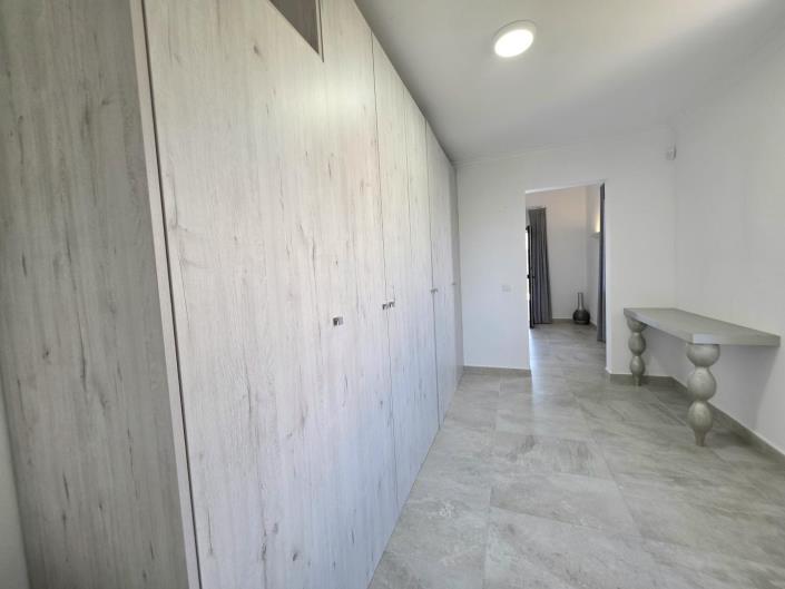 Image No.25-4 Bed Villa for sale
