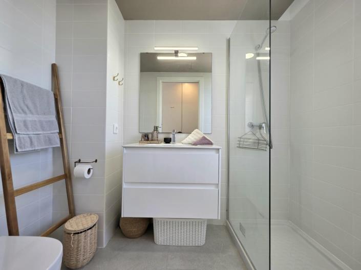 Image No.21-2 Bed Apartment for sale