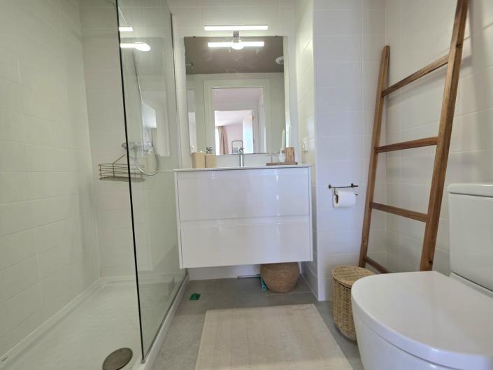 Image No.19-2 Bed Apartment for sale