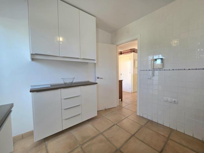 Image No.13-2 Bed Villa / Detached for sale