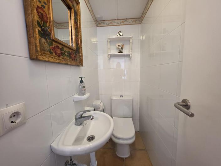 Image No.14-2 Bed Villa / Detached for sale