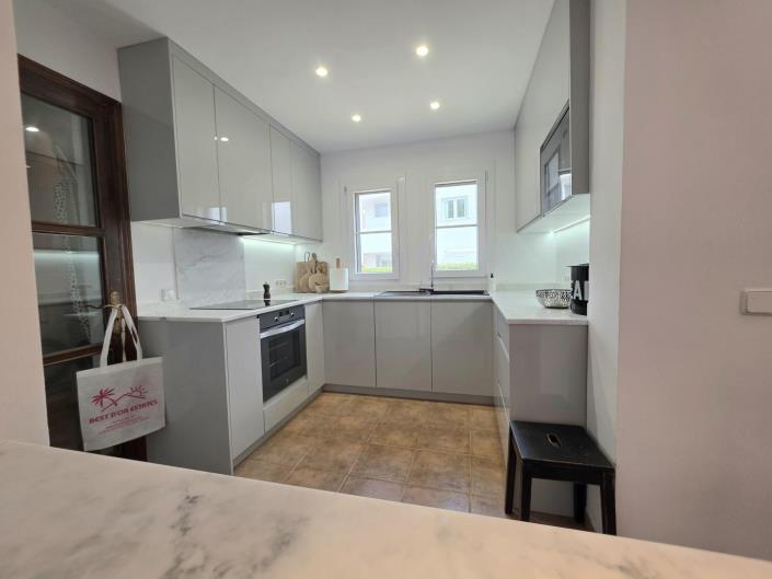 Image No.9-3 Bed House for sale