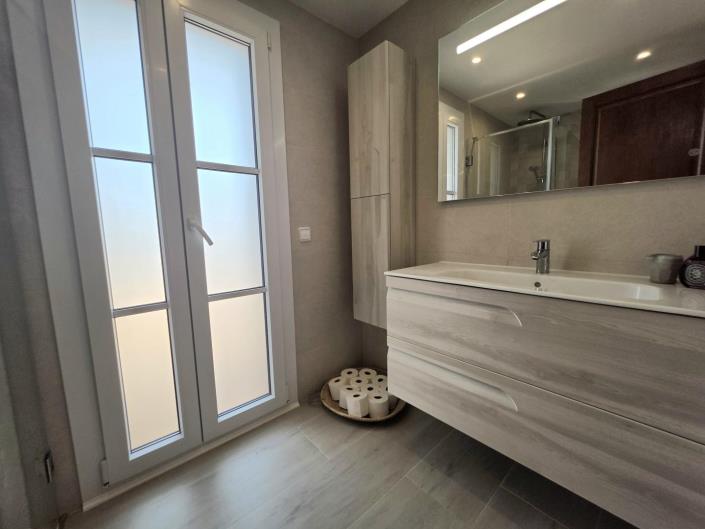 Image No.17-3 Bed House for sale