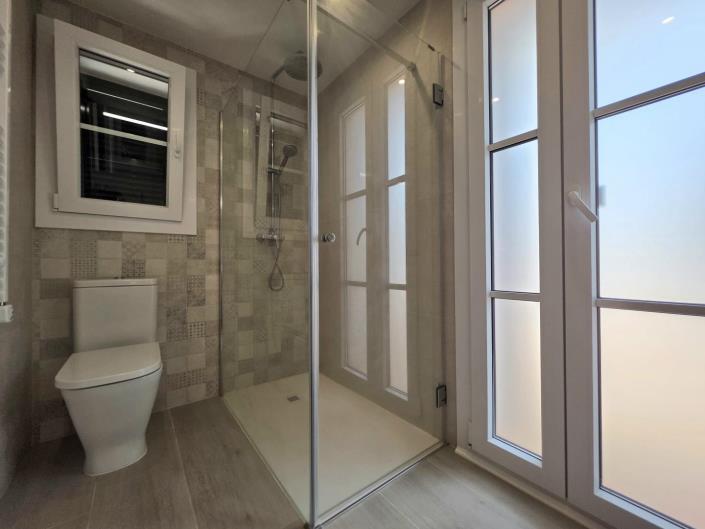Image No.18-3 Bed House for sale