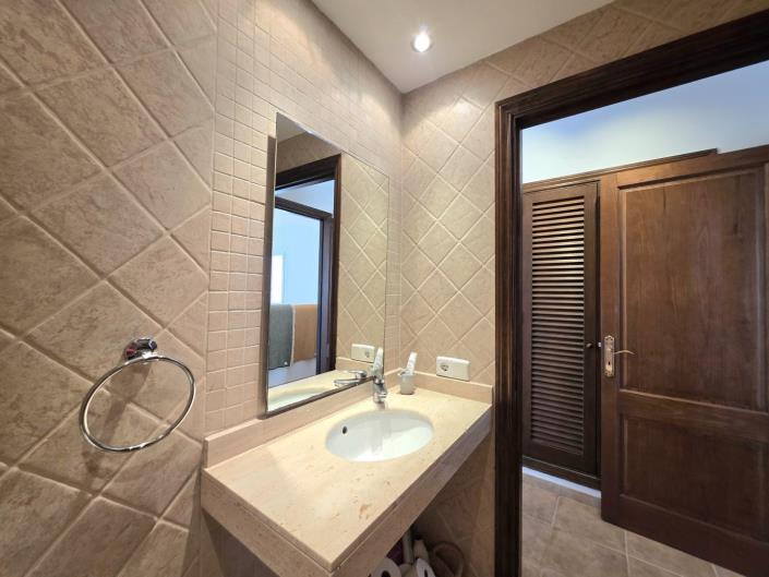 Image No.22-3 Bed House for sale