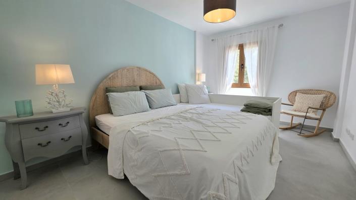 Image No.10-1 Bed Apartment for sale