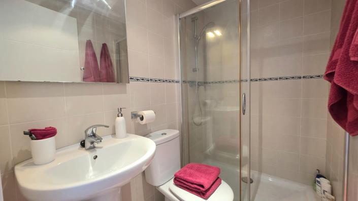 Image No.15-2 Bed Apartment for sale
