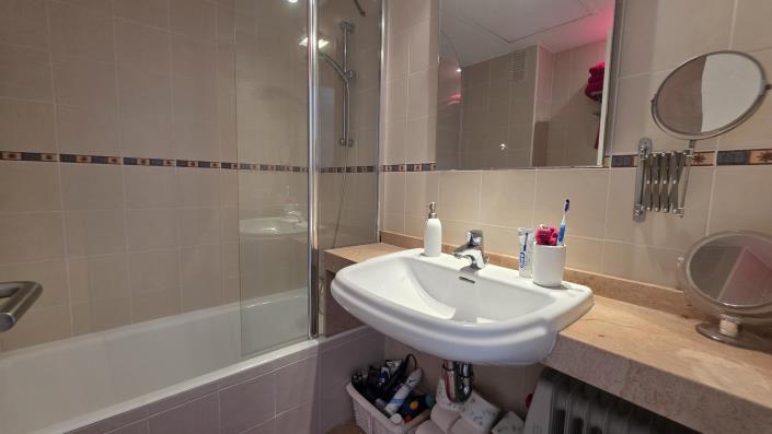 Image No.16-2 Bed Apartment for sale
