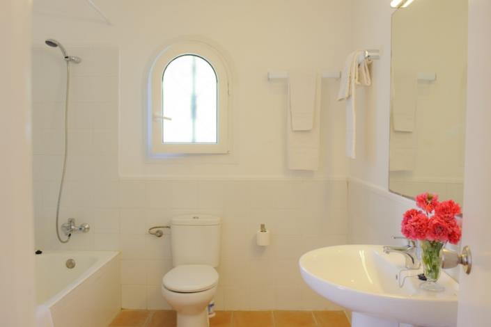 Image No.17-4 Bed Chalet for sale