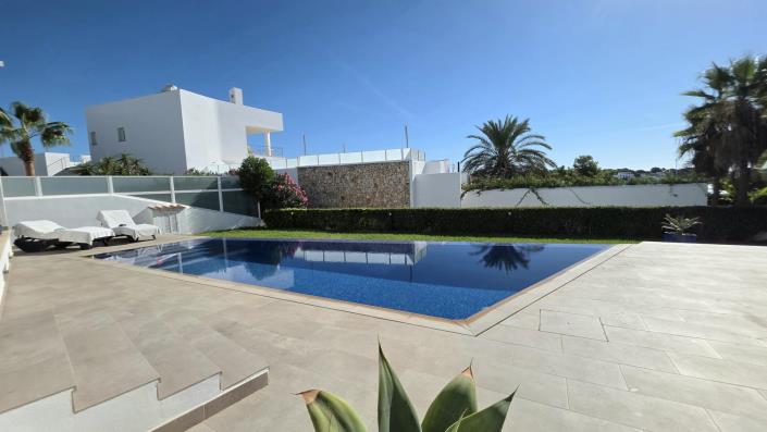 Image No.3-4 Bed Semi-Detached for sale
