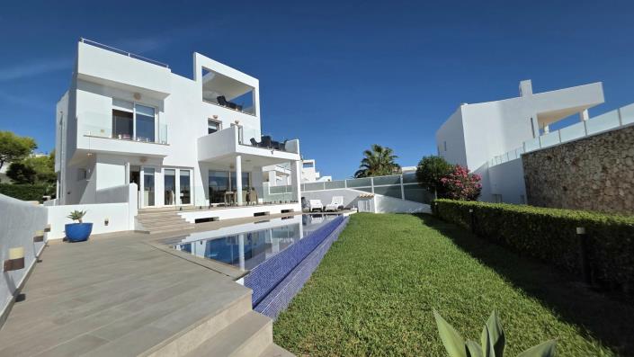 Image No.4-4 Bed Semi-Detached for sale