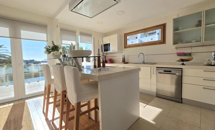 Image No.11-4 Bed Semi-Detached for sale