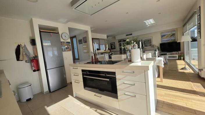 Image No.13-4 Bed Semi-Detached for sale