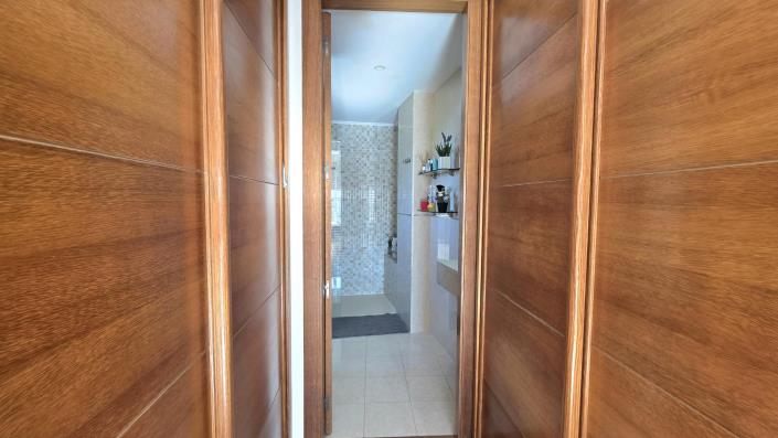 Image No.22-4 Bed Semi-Detached for sale