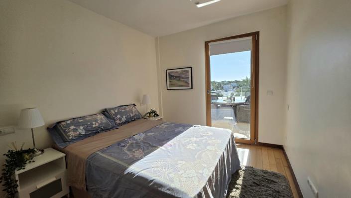 Image No.24-4 Bed Semi-Detached for sale