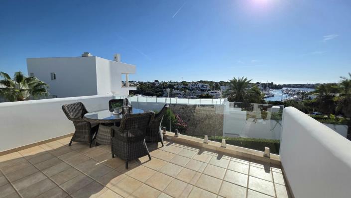 Image No.26-4 Bed Semi-Detached for sale