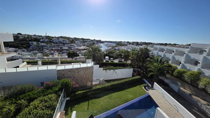 Image No.30-4 Bed Semi-Detached for sale