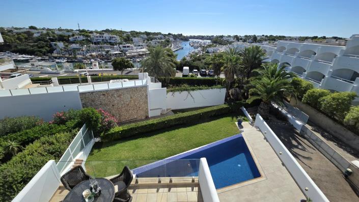 Image No.37-4 Bed Semi-Detached for sale