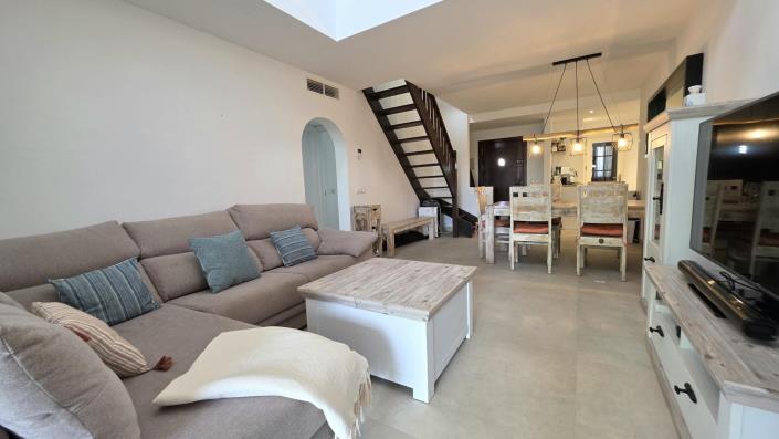 Image No.14-4 Bed Townhouse for sale
