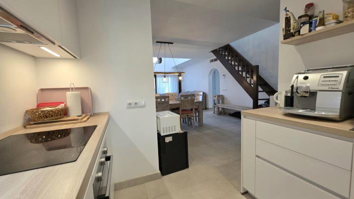 Image No.17-4 Bed Townhouse for sale