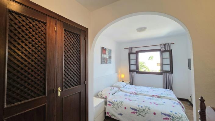 Image No.23-4 Bed Townhouse for sale