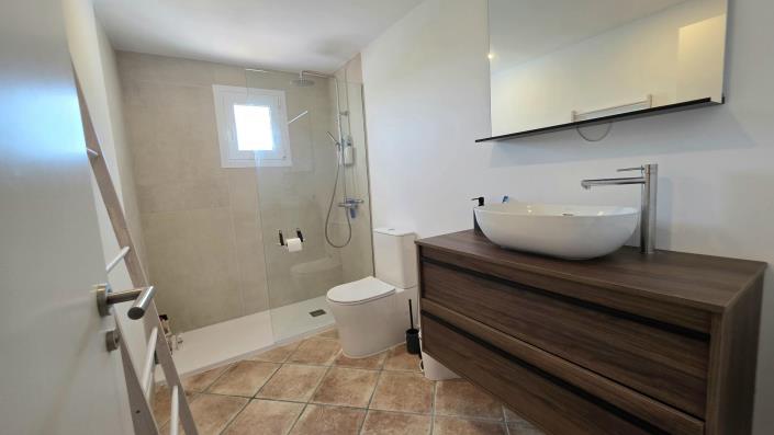 Image No.25-4 Bed Townhouse for sale