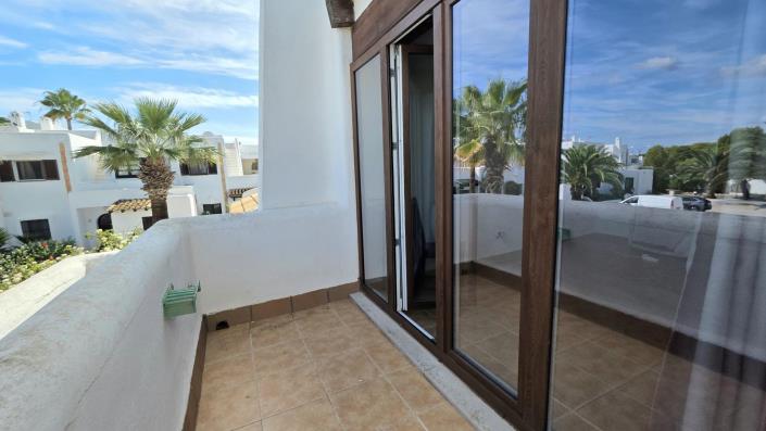 Image No.28-4 Bed Townhouse for sale