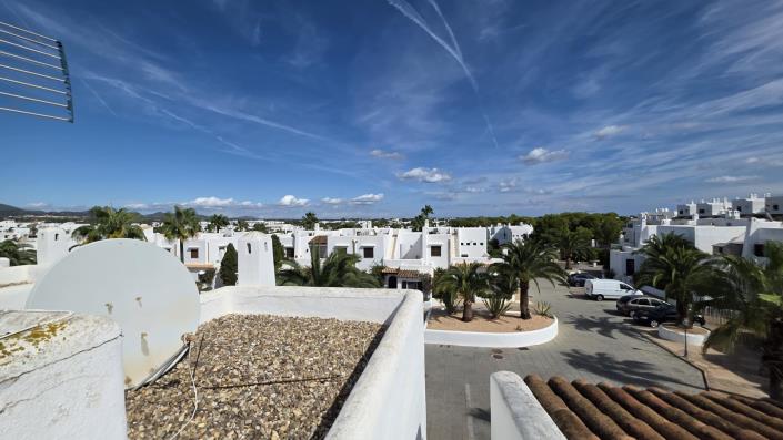 Image No.30-4 Bed Townhouse for sale