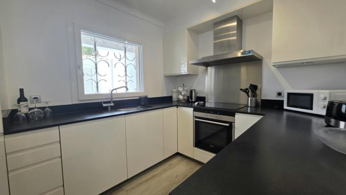 Image No.10-4 Bed House/Villa for sale