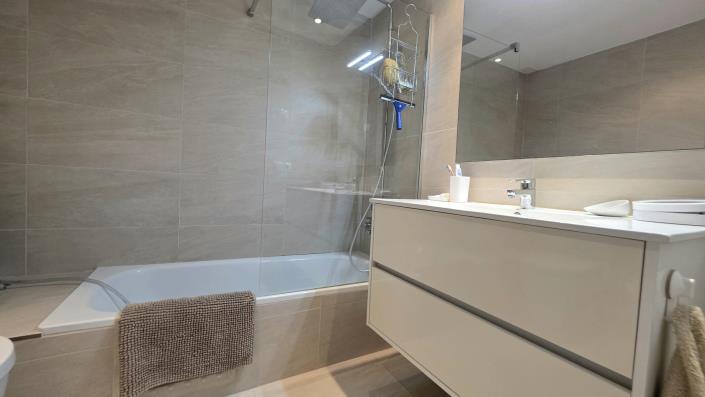 Image No.17-2 Bed Apartment for sale