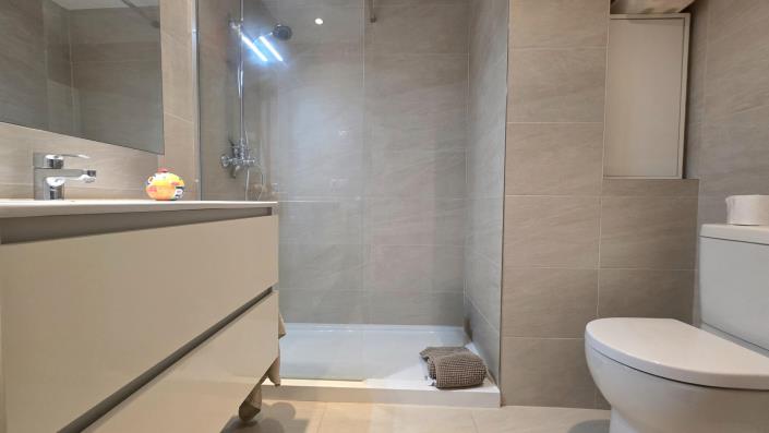 Image No.20-2 Bed Apartment for sale