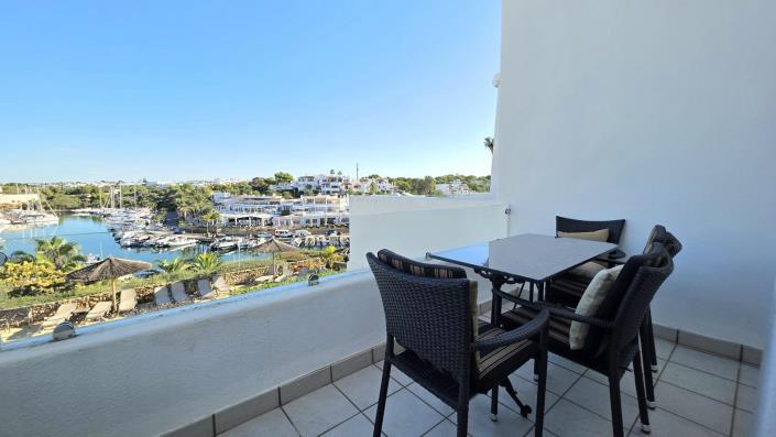 Image No.22-2 Bed Apartment for sale