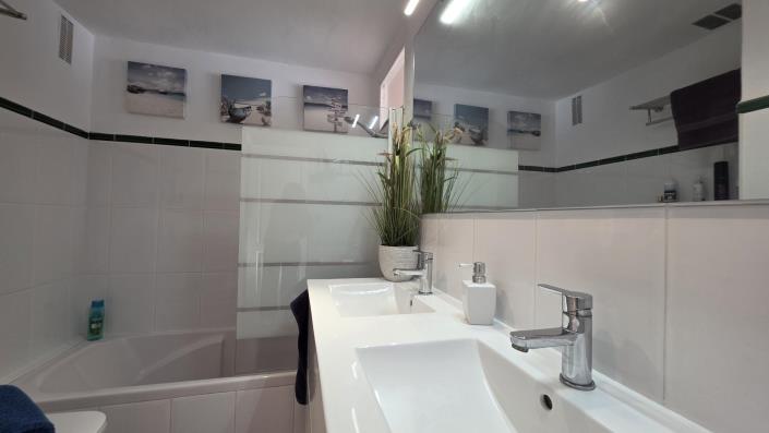 Image No.19-2 Bed Apartment for sale