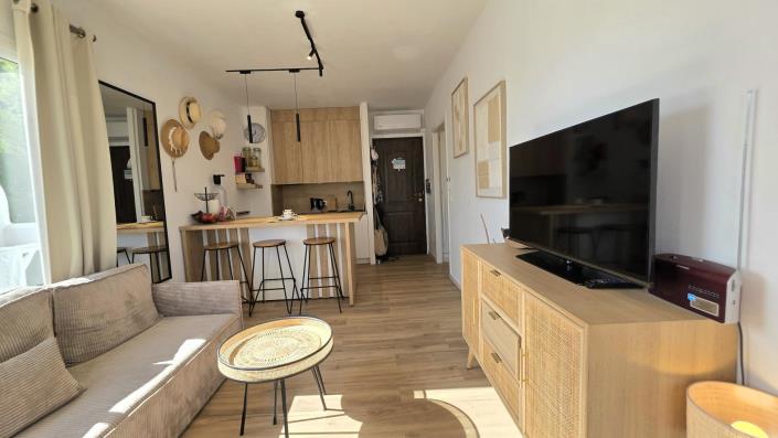 Image No.10-1 Bed Apartment for sale