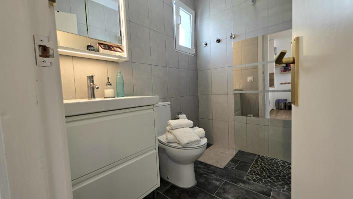 Image No.20-1 Bed Apartment for sale