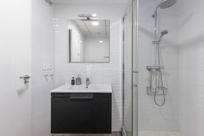 Image No.16-4 Bed House for sale