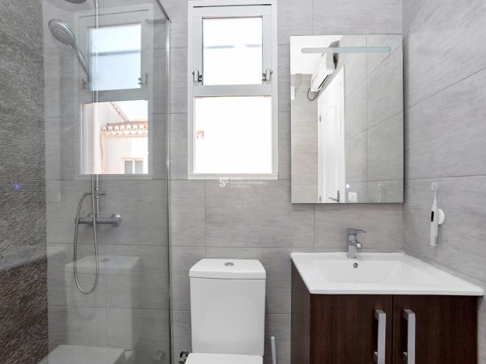 Image No.19-4 Bed Townhouse for sale