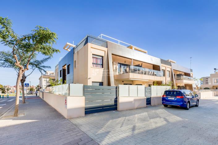 Image No.18-3 Bed Apartment for sale