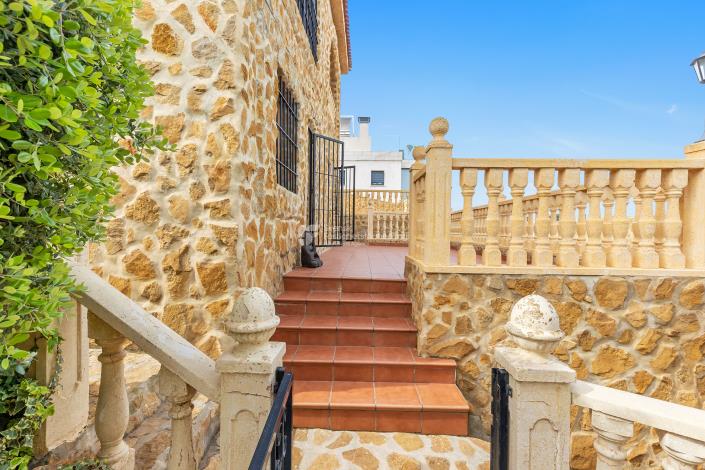 Image No.25-5 Bed Villa for sale