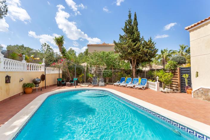 Image No.3-6 Bed House for sale