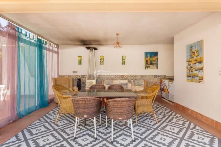 Image No.4-6 Bed House for sale