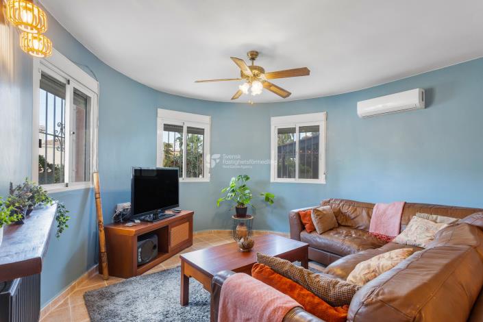 Image No.5-6 Bed House for sale