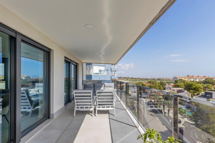 Image No.15-3 Bed Apartment for sale