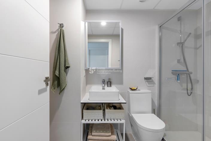 Image No.21-3 Bed Apartment for sale