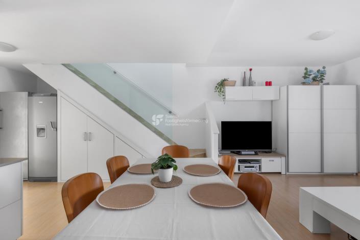 Image No.10-4 Bed Townhouse for sale