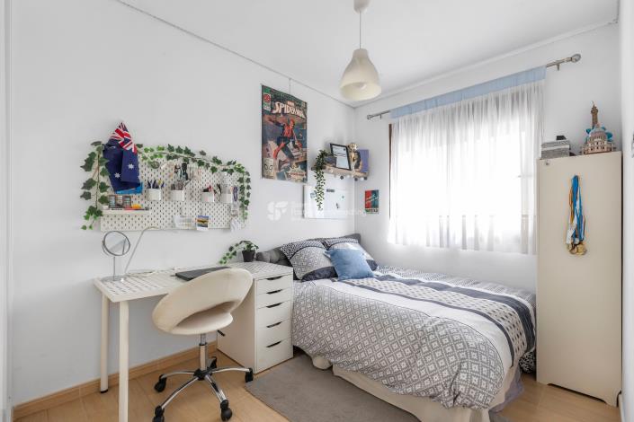 Image No.12-4 Bed Townhouse for sale